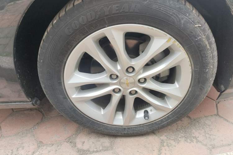 Used Chevrolet Malibu XL 2017 1.5T Automatic Ruichi Edition Right Front Wheel Hub