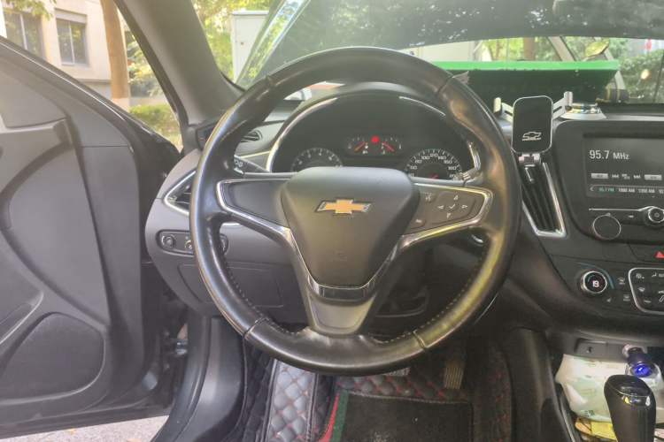 Used Chevrolet Malibu XL 2017 1.5T Automatic Ruichi Edition Steering Wheel