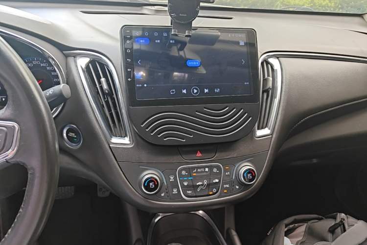 Used Chevrolet Malibu XL 2017 1.5T Automatic Ruichi Edition Audio And AC Panel
