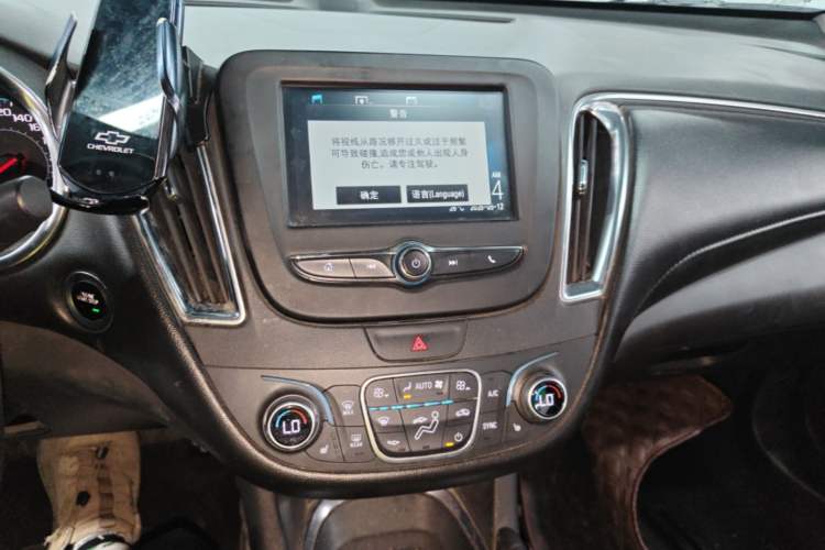 Used Chevrolet Malibu XL 2017 1.5T Automatic Ruichi Edition Audio And AC Panel