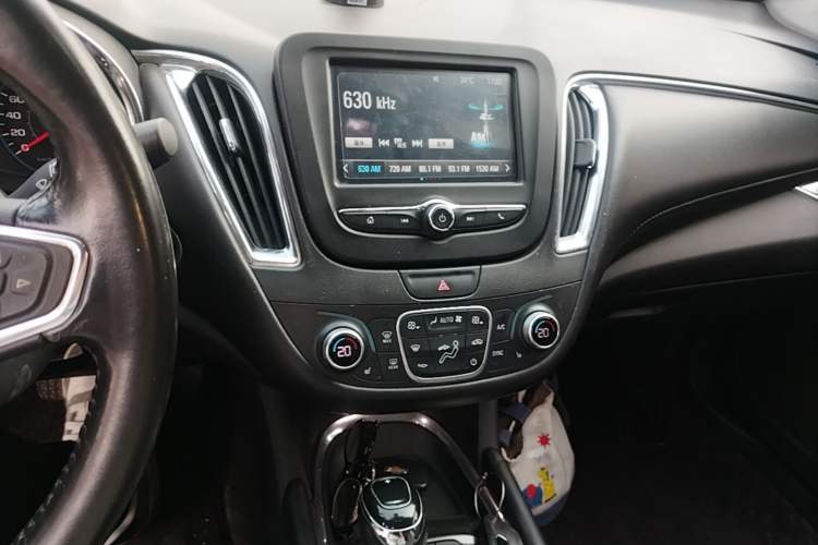 Used Chevrolet Malibu XL 2017 1.5T Automatic Ruichi Edition Audio And AC Panel