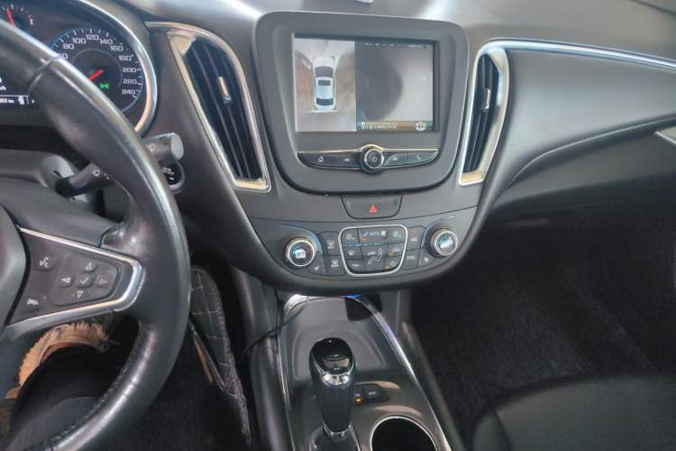 Used Chevrolet Malibu XL 2017 1.5T Automatic Ruichi Edition Audio And AC Panel