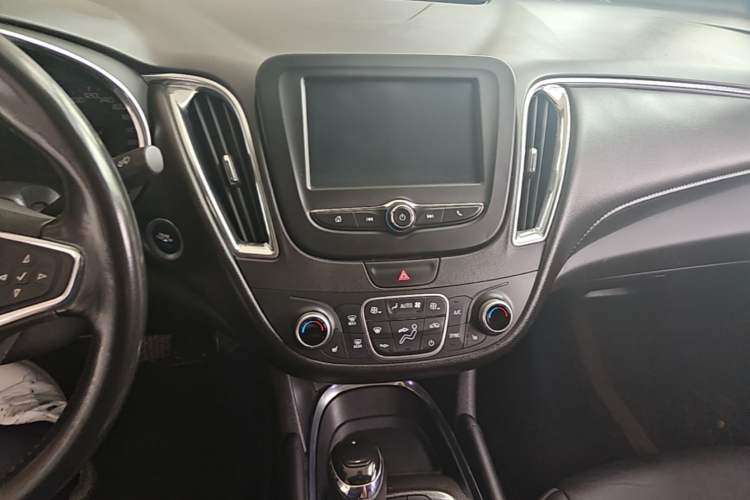 Used Chevrolet Malibu XL 2017 1.5T Automatic Ruichi Edition Audio And AC Panel