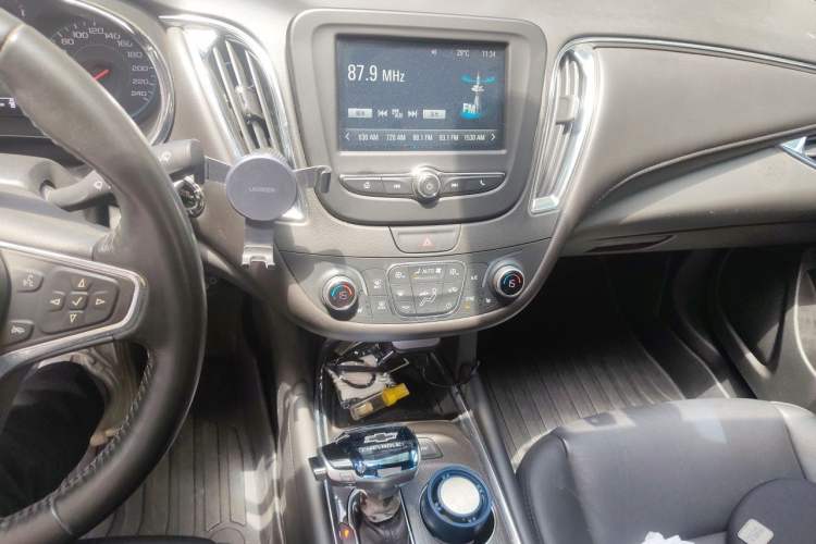 Used Chevrolet Malibu XL 2017 1.5T Automatic Ruichi Edition Audio And AC Panel