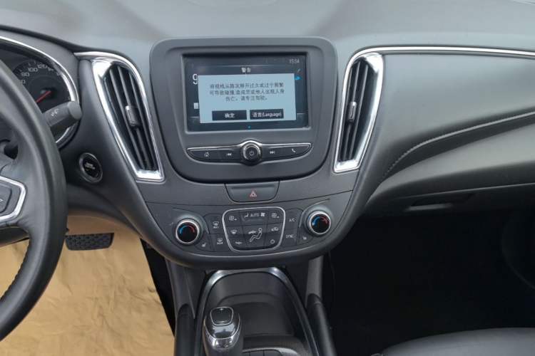 Used Chevrolet Malibu XL 2017 1.5T Automatic Ruichi Edition Audio And AC Panel