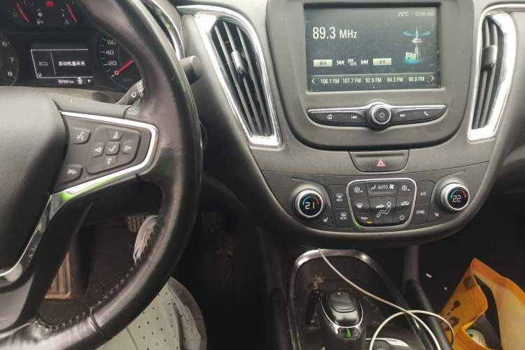 Used Chevrolet Malibu XL 2017 1.5T Automatic Ruichi Edition Audio And AC Panel