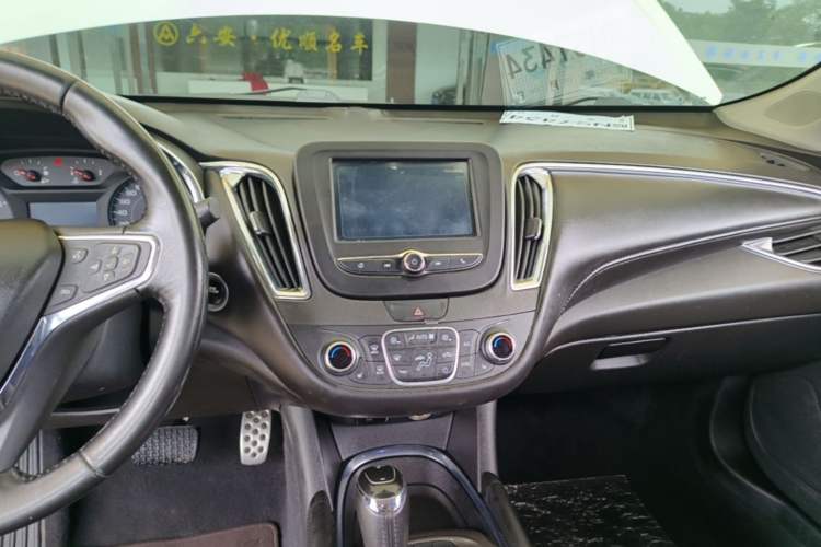 Used Chevrolet Malibu XL 2017 1.5T Automatic Ruichi Edition Audio And AC Panel
