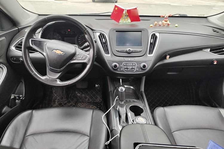 Used Chevrolet Malibu XL 2017 1.5T Automatic Ruichi Edition Center Console