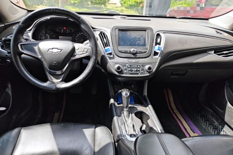 Used Chevrolet Malibu XL 2017 1.5T Automatic Ruichi Edition Center Console