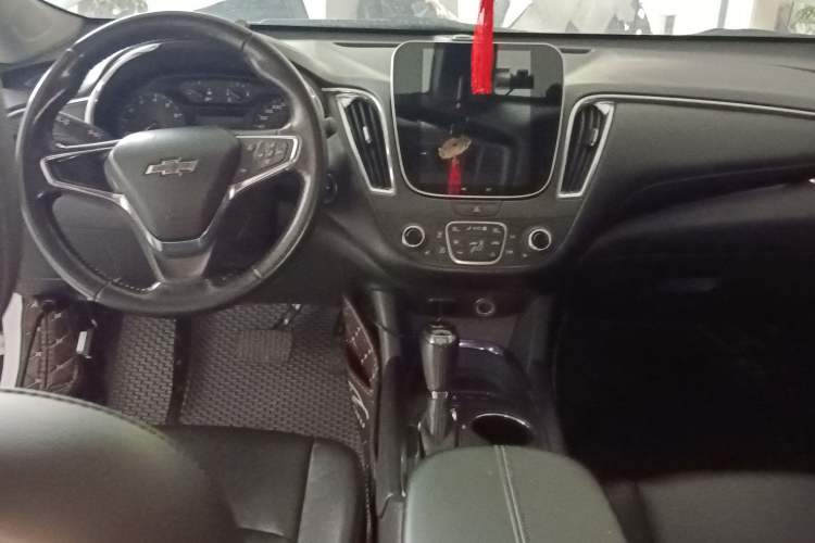 Used Chevrolet Malibu XL 2017 1.5T Automatic Ruichi Edition Center Console