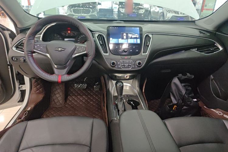 Used Chevrolet Malibu XL 2017 1.5T Automatic Ruichi Edition Center Console