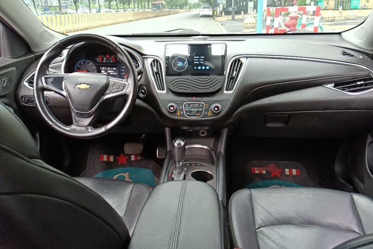 Used Chevrolet Malibu XL 2017 1.5T Automatic Ruichi Edition Center Console