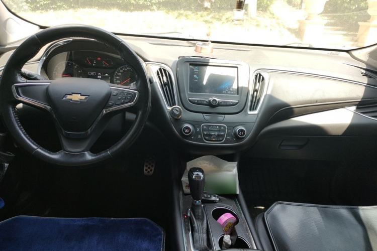 Used Chevrolet Malibu XL 2017 1.5T Automatic Ruichi Edition Center Console