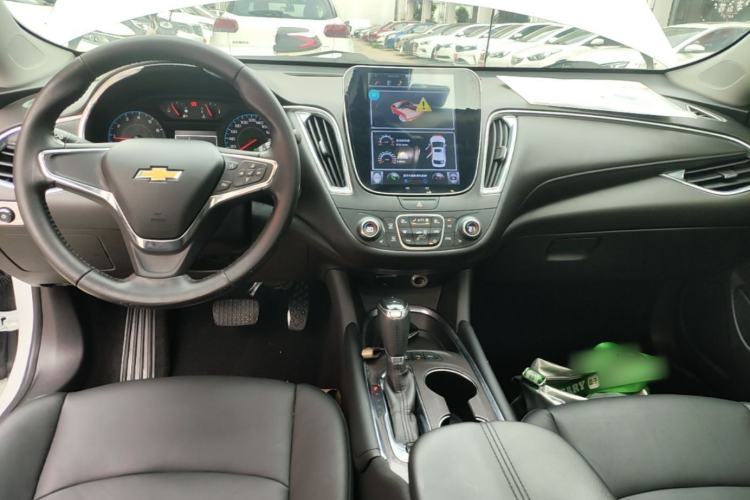 Used Chevrolet Malibu XL 2017 1.5T Automatic Ruichi Edition Center Console