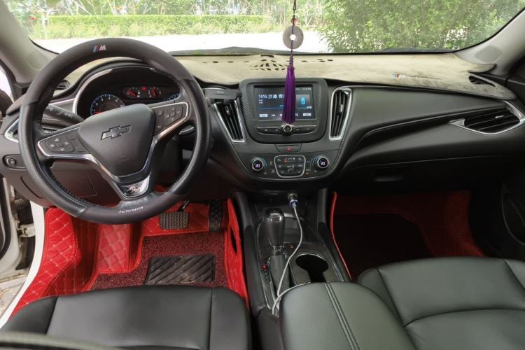 Used Chevrolet Malibu XL 2017 1.5T Automatic Ruichi Edition Center Console