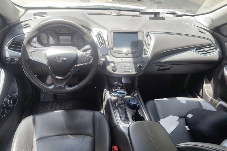 Used Chevrolet Malibu XL 2017 1.5T Automatic Ruichi Edition Center Console