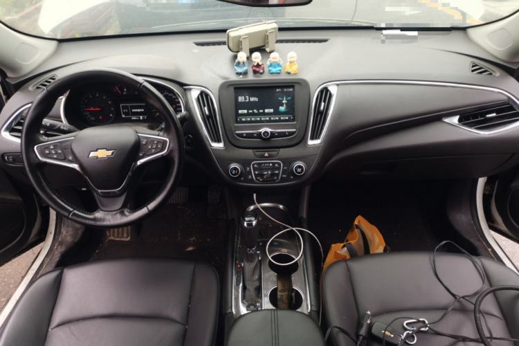 Used Chevrolet Malibu XL 2017 1.5T Automatic Ruichi Edition Center Console