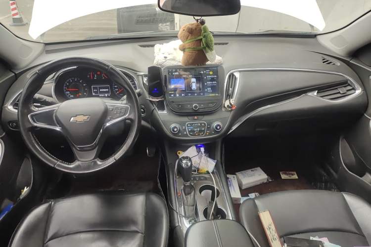 Used Chevrolet Malibu XL 2017 1.5T Automatic Ruichi Edition Center Console