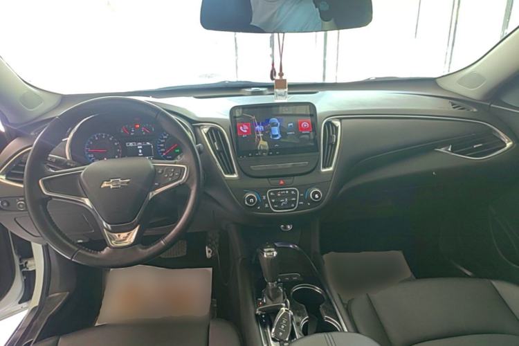 Used Chevrolet Malibu XL 2017 1.5T Automatic Ruichi Edition Center Console