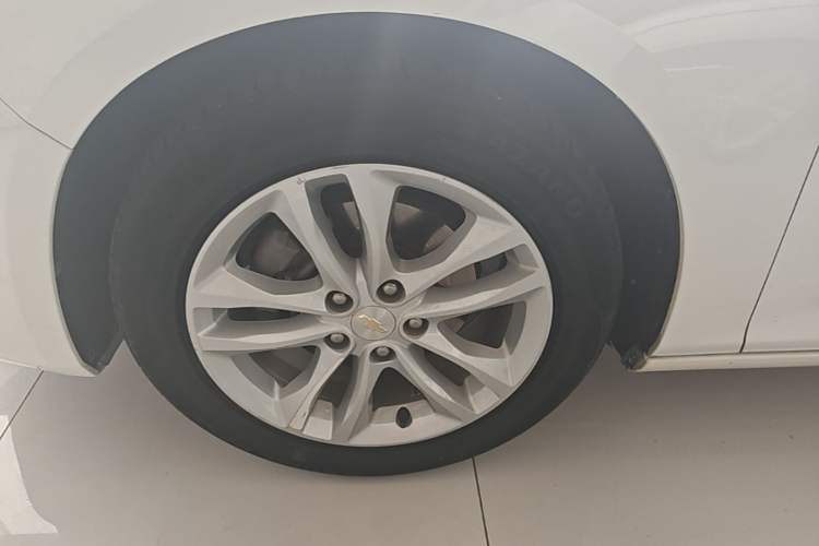 Used Chevrolet Malibu XL 2017 1.5T Automatic Ruichi Edition Exterior 4