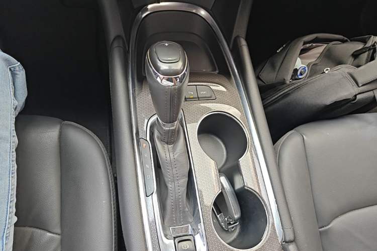Used Chevrolet Malibu XL 2017 1.5T Automatic Ruichi Edition Gear Lever