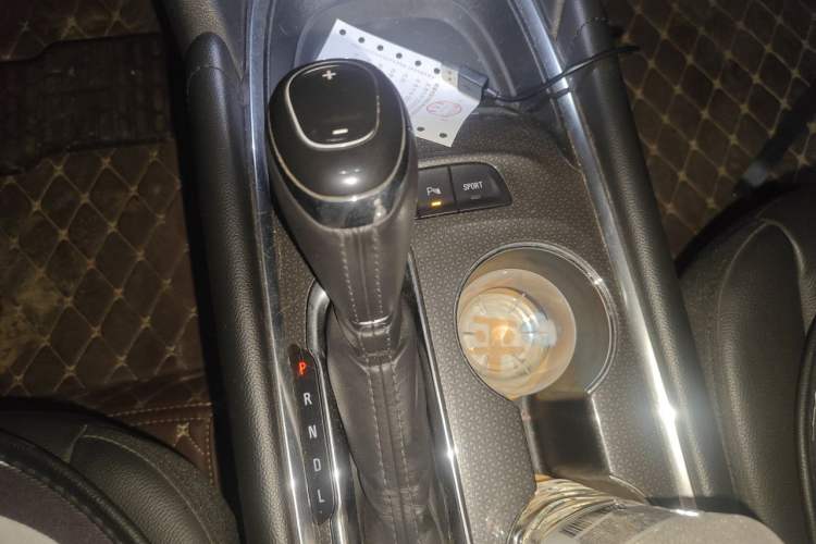 Used Chevrolet Malibu XL 2017 1.5T Automatic Ruichi Edition Gear Lever