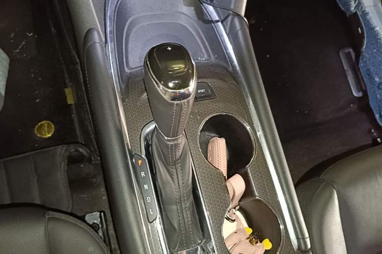 Used Chevrolet Malibu XL 2017 1.5T Automatic Ruichi Edition Gear Lever