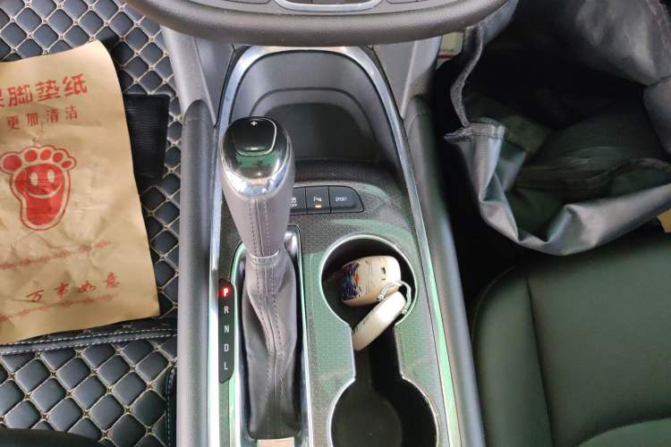 Used Chevrolet Malibu XL 2017 1.5T Automatic Ruichi Edition Gear Lever