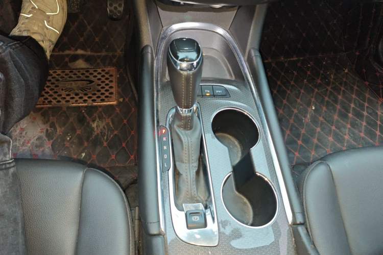 Used Chevrolet Malibu XL 2017 1.5T Automatic Ruichi Edition Gear Lever