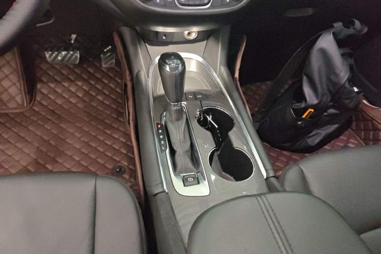 Used Chevrolet Malibu XL 2017 1.5T Automatic Ruichi Edition Gear Lever