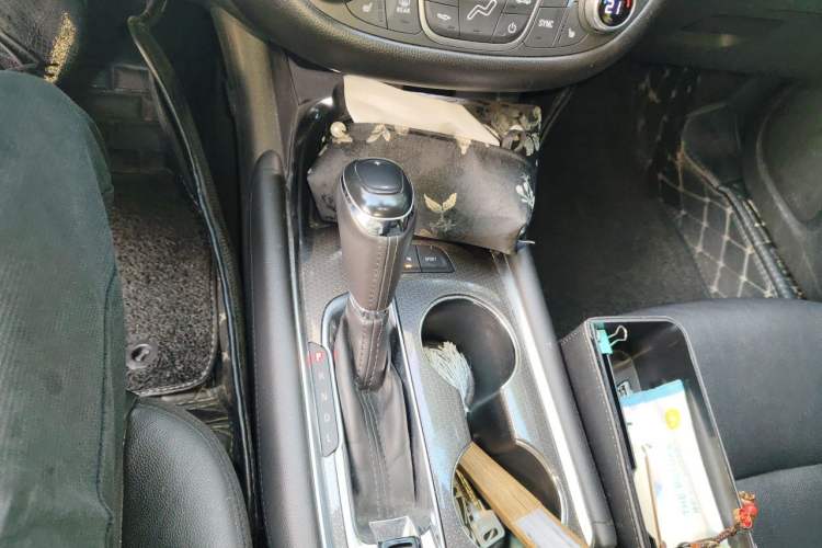 Used Chevrolet Malibu XL 2017 1.5T Automatic Ruichi Edition Gear Lever