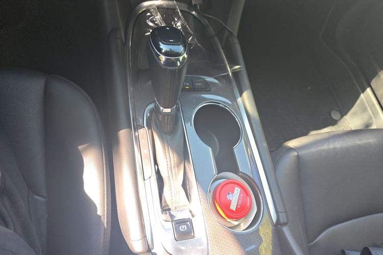 Used Chevrolet Malibu XL 2017 1.5T Automatic Ruichi Edition Gear Lever