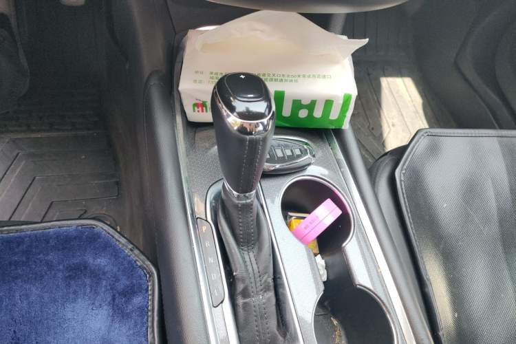 Used Chevrolet Malibu XL 2017 1.5T Automatic Ruichi Edition Gear Lever
