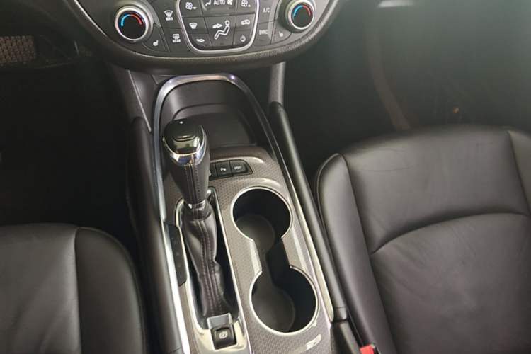 Used Chevrolet Malibu XL 2017 1.5T Automatic Ruichi Edition Gear Lever