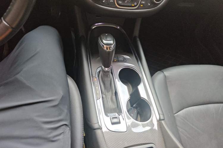Used Chevrolet Malibu XL 2017 1.5T Automatic Ruichi Edition Gear Lever