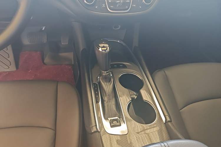 Used Chevrolet Malibu XL 2017 1.5T Automatic Ruichi Edition Gear Lever