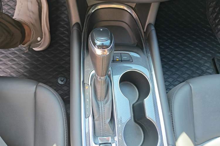 Used Chevrolet Malibu XL 2017 1.5T Automatic Ruichi Edition Gear Lever
