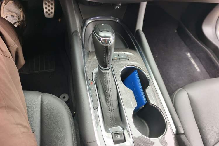 Used Chevrolet Malibu XL 2017 1.5T Automatic Ruichi Edition Gear Lever