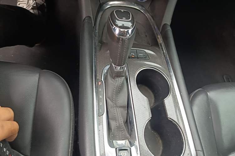 Used Chevrolet Malibu XL 2017 1.5T Automatic Ruichi Edition Gear Lever