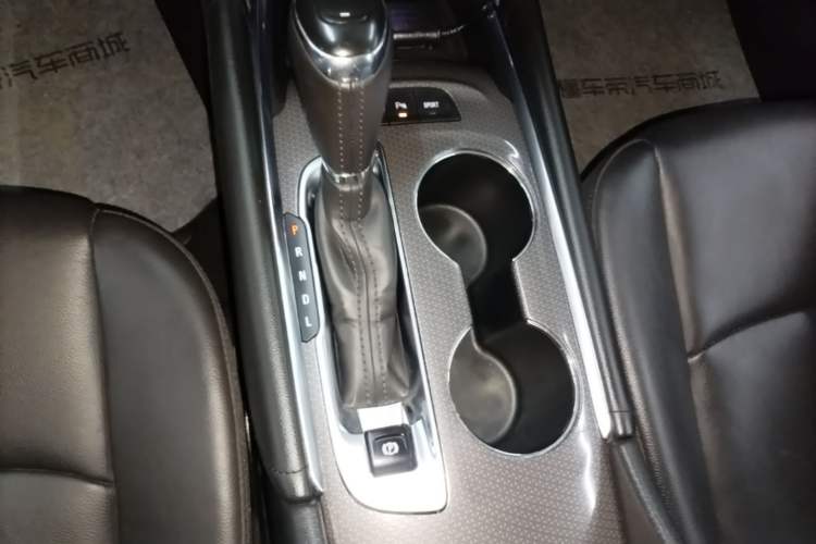 Used Chevrolet Malibu XL 2017 1.5T Automatic Ruichi Edition Gear Lever