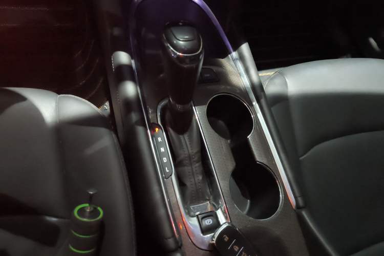 Used Chevrolet Malibu XL 2017 1.5T Automatic Ruichi Edition Gear Lever