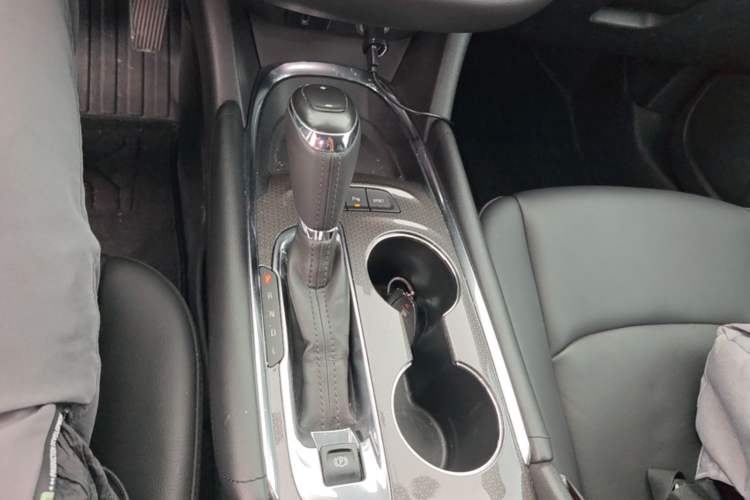 Used Chevrolet Malibu XL 2017 1.5T Automatic Ruichi Edition Gear Lever