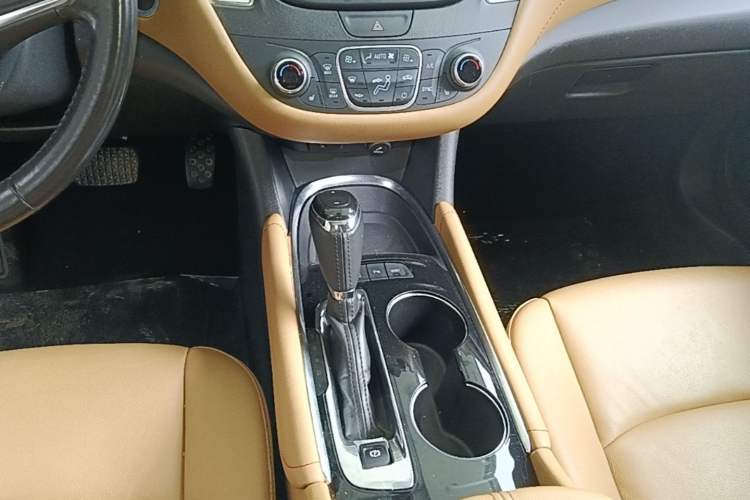 Used Chevrolet Malibu XL 2017 1.5T Automatic Ruichi Edition Gear Lever