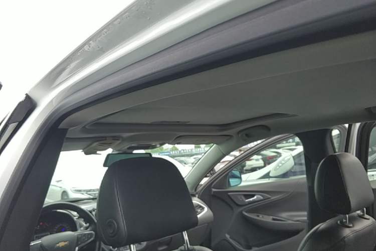 Used Chevrolet Malibu XL 2017 1.5T Automatic Ruichi Edition Headliner