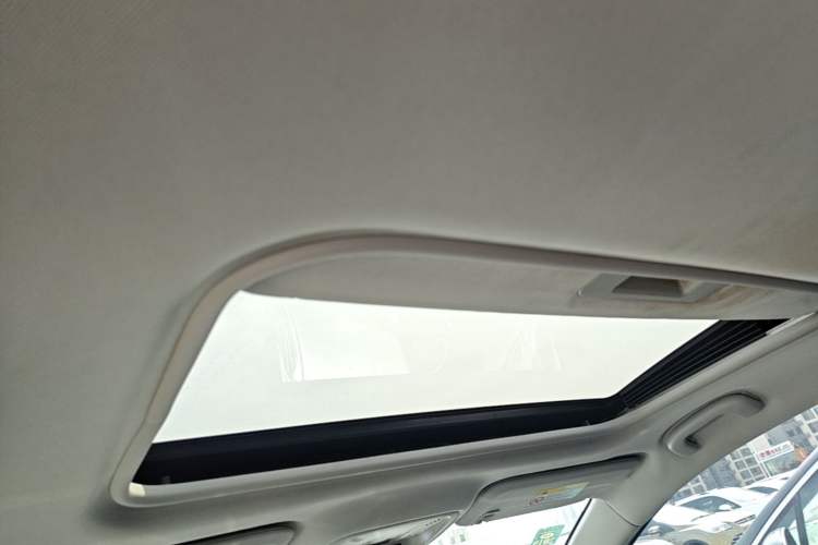 Used Chevrolet Malibu XL 2017 1.5T Automatic Ruichi Edition Headliner
