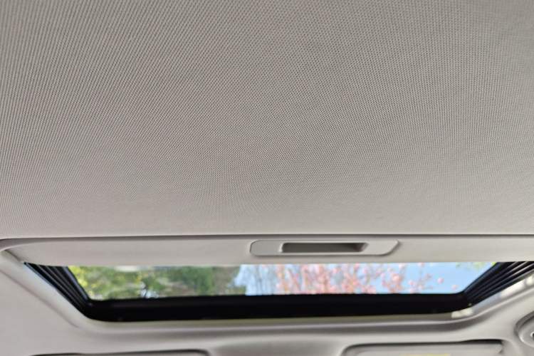 Used Chevrolet Malibu XL 2017 1.5T Automatic Ruichi Edition Headliner