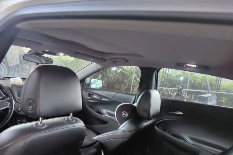 Used Chevrolet Malibu XL 2017 1.5T Automatic Ruichi Edition Headliner