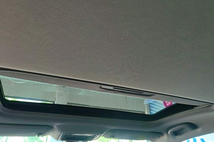 Used Chevrolet Malibu XL 2017 1.5T Automatic Ruichi Edition Headliner