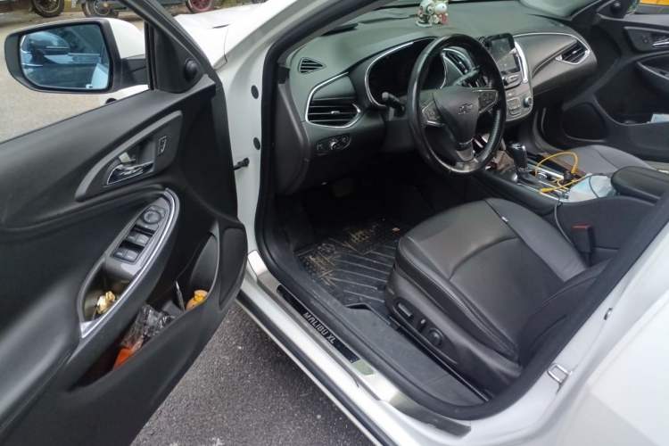 Used Chevrolet Malibu XL 2017 1.5T Automatic Ruichi Edition Interior 3