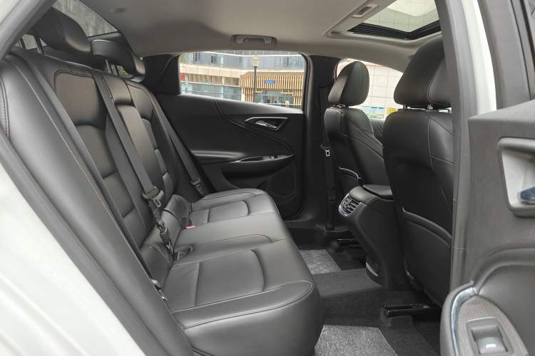 Used Chevrolet Malibu XL 2017 1.5T Automatic Ruichi Edition Interior 4